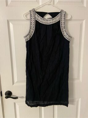 T39- OLD NAVY Embroidered Trim Black Midi Shift Dress